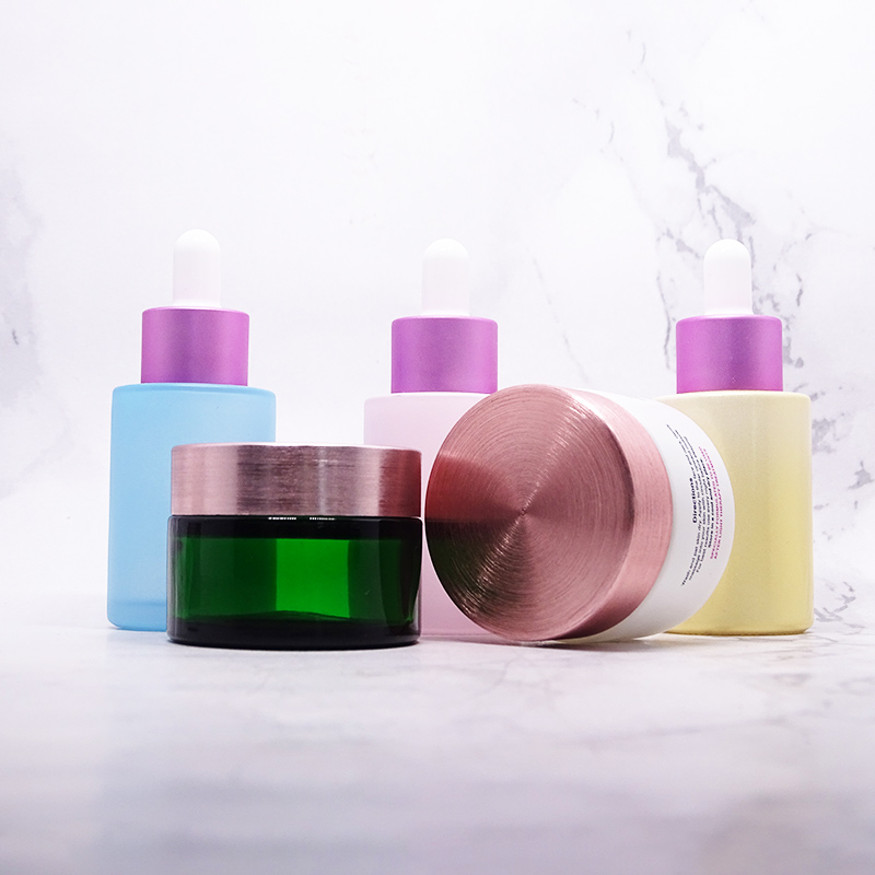 Custom 1 oz cosmetic glass jars with lids