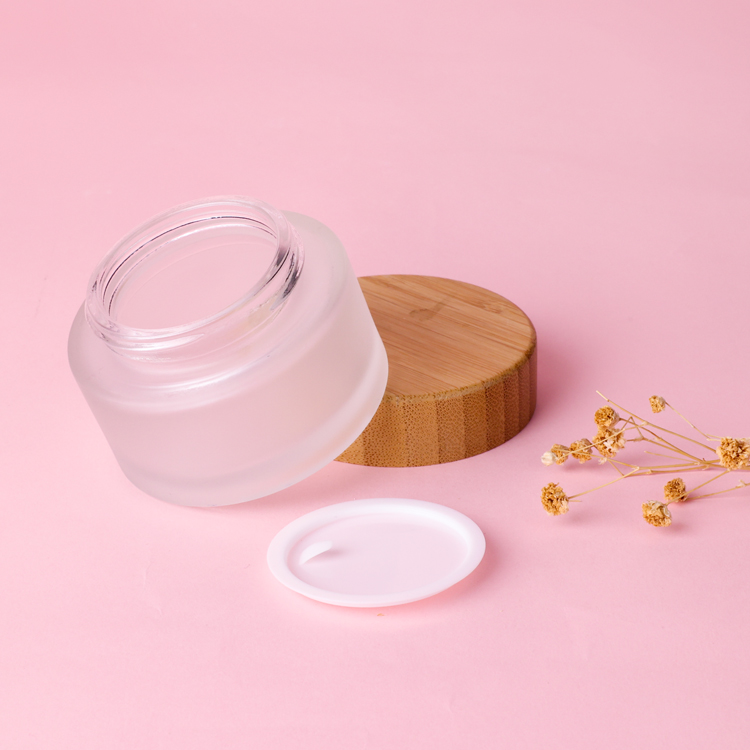 Custom 20 g 30 g 50 g white ceramic cosmetic container wide mouth glass jar with bamboo lid for personal care