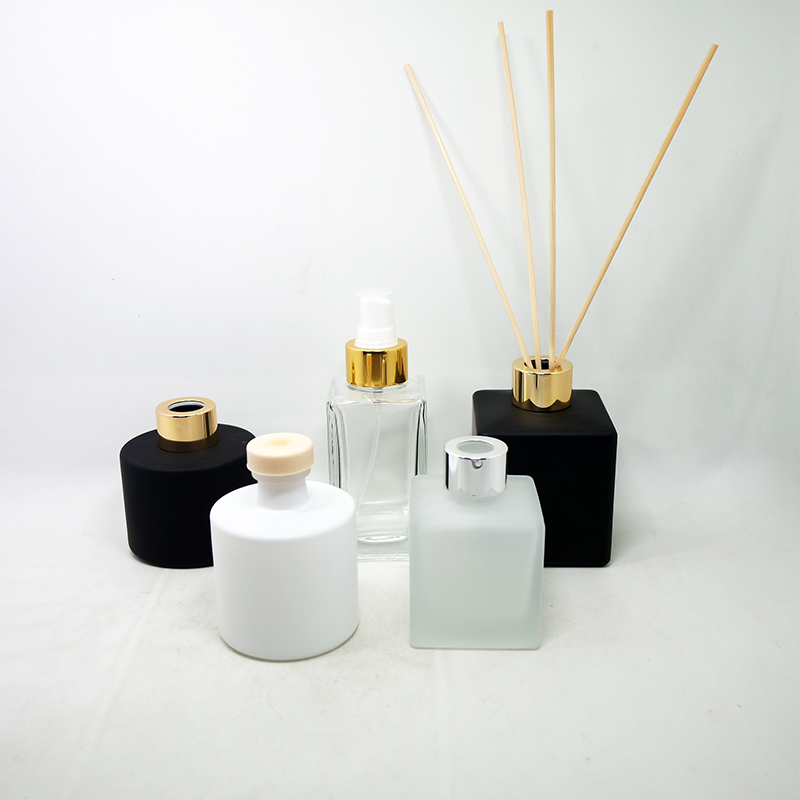Custom 45ml 90ml matte black glass votive candle container and black square reed diffuser glass bottle