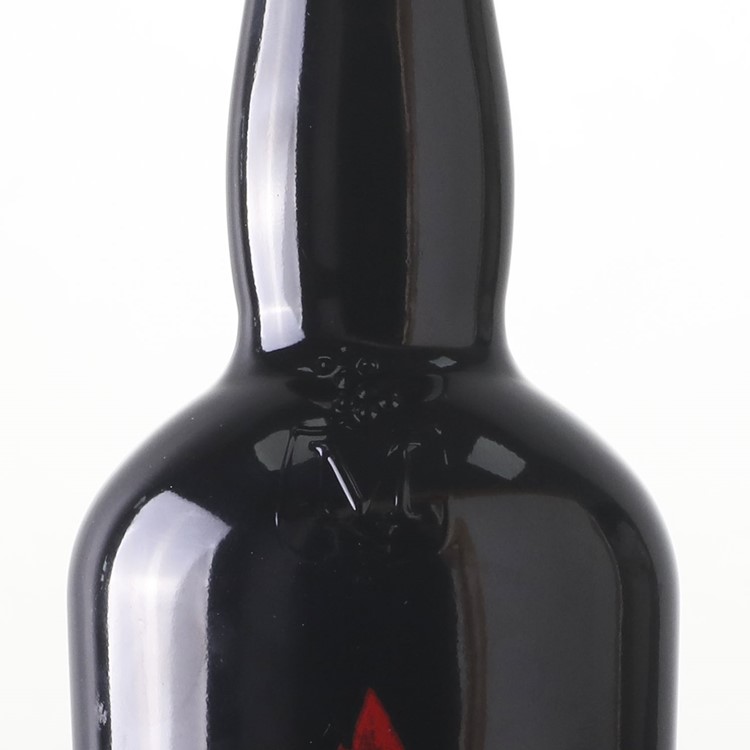 Custom 500 ml 750 ml 1000 ml premium white glass bottle for liquor beer beverage decoration