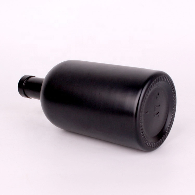 Custom 500ml 750ml Matte Black Glass Vodka Rum Liquor Spirit Bottle