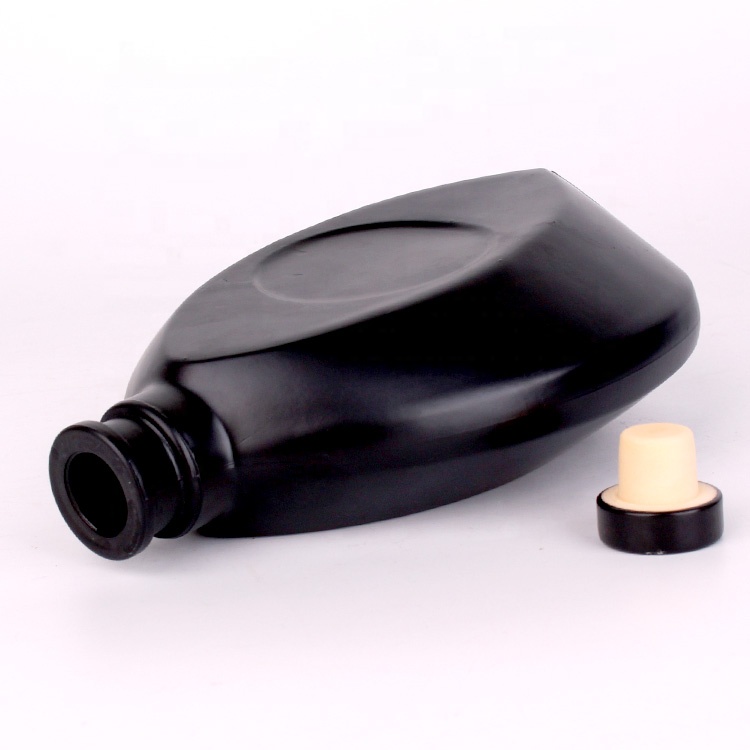 Custom 500ml matte black flat glass wine liquor whiskey gin bottle with stopper
