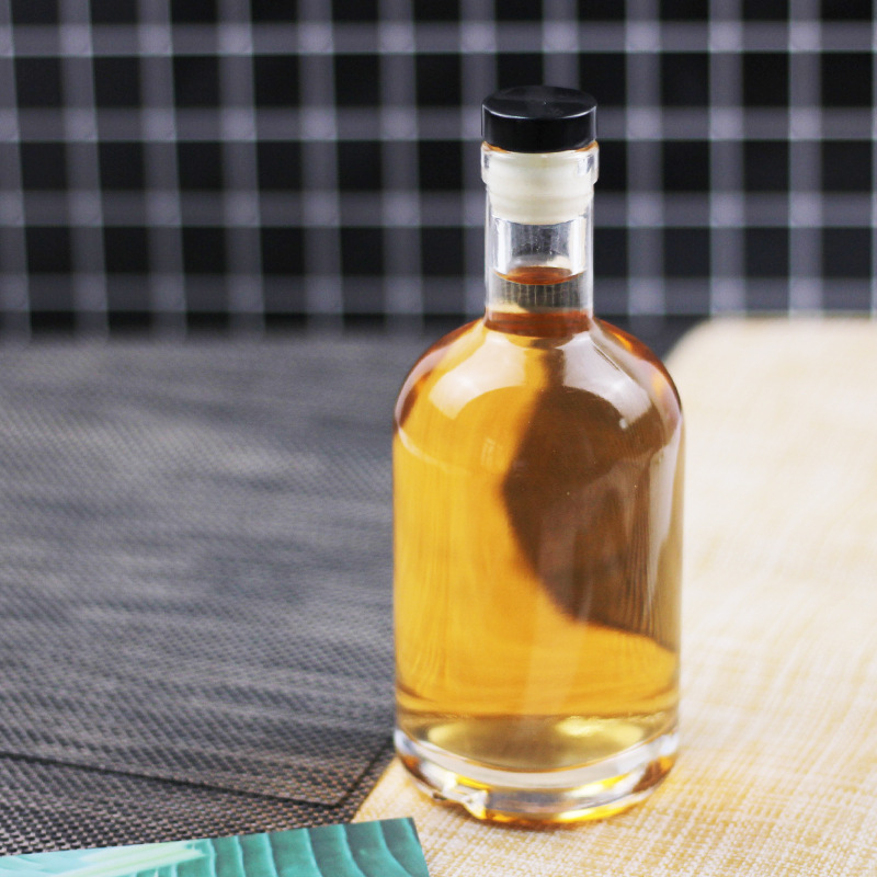 Custom Design 200Ml 375Ml 500Ml 700Ml 750Ml 1000Ml Wine Bottle Glass Vodka Spirit Bottle