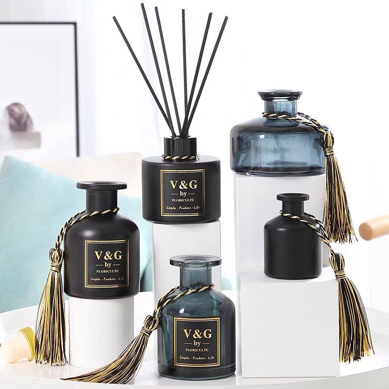 Custom Design Empty Perfume Oil Glass Reed Diffuser Bottle with Rattan Sticks Glass Reed Diffuser Bottle Decorative Cork