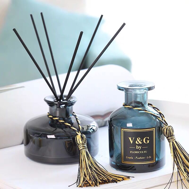 Custom Design Empty Perfume Oil Glass Reed Diffuser Bottle with Rattan Sticks Glass Reed Diffuser Bottle Decorative Cork