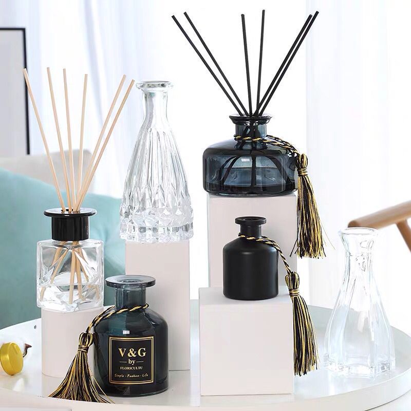 Custom Design Empty Perfume Oil Glass Reed Diffuser Bottle with Rattan Sticks Glass Reed Diffuser Bottle Decorative Cork