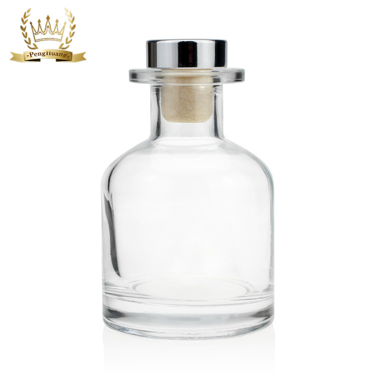 Custom Design Empty Perfume Oil Reed Diffuser Bottle Aroma Glass Clear Black Gradient Personal Care Cork Round 150ml 260ml