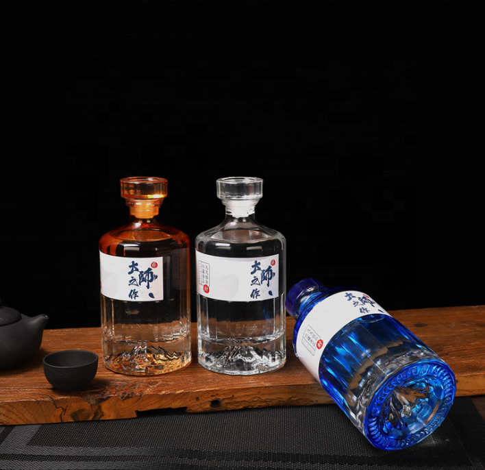 Custom Empty Luxury 500ML 750ML Clear Liquor Spirit Vodka Glass Bottles White Wine Bottles Whisky Unique Glass Liquor Bottle