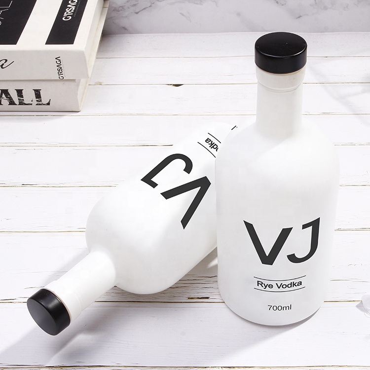 Custom Flint Frosted 200ml 350ml 500ml 750ml 50ml Fancy Glass Gin Bottle With Cork Stopper For Vodka Liquor Spirit