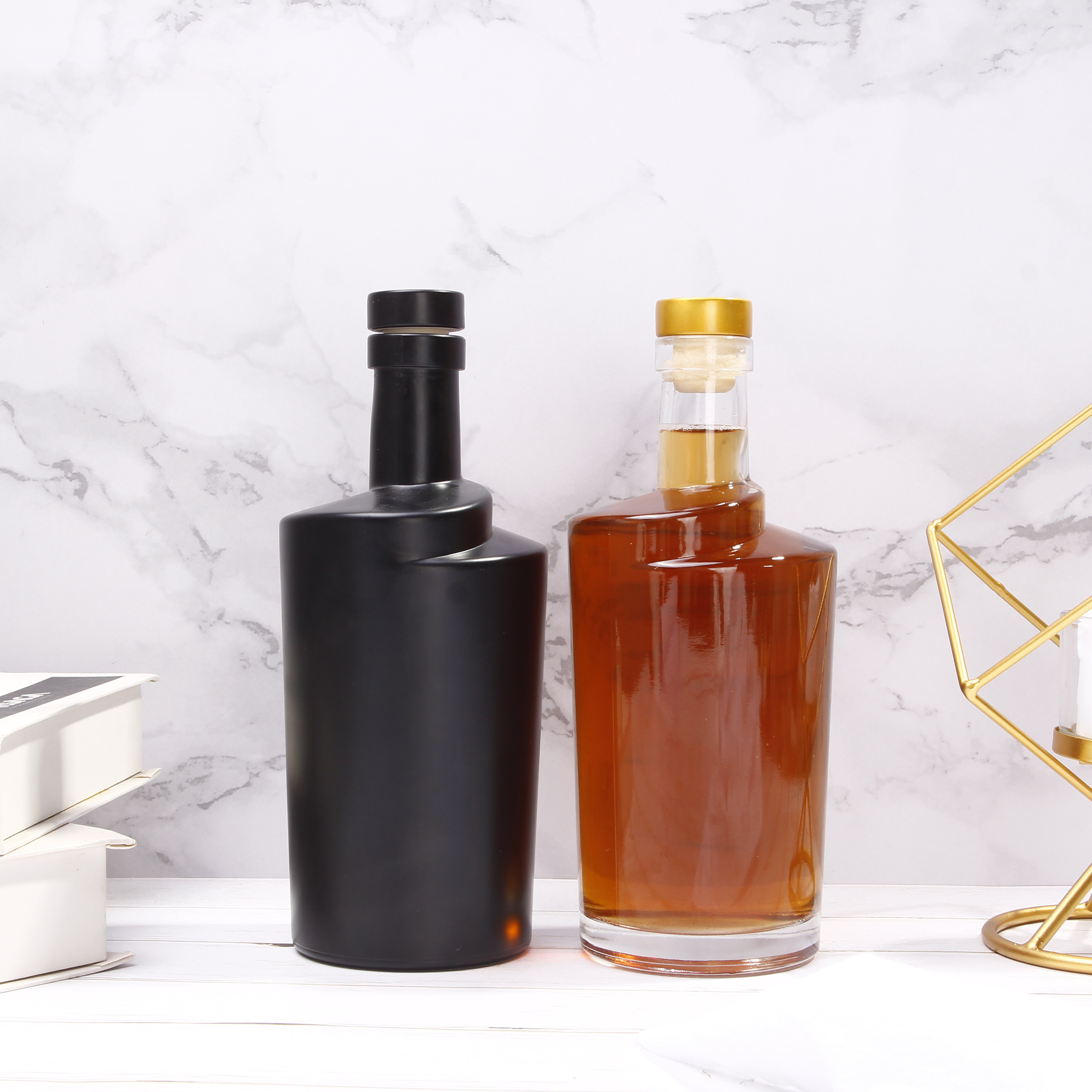 Custom Glass Bottle for Vodka Soft Drinks Fruit Juice Coffee 750ml 25oz Empty Water Bottles With Wooden cork Lid Printing Logo