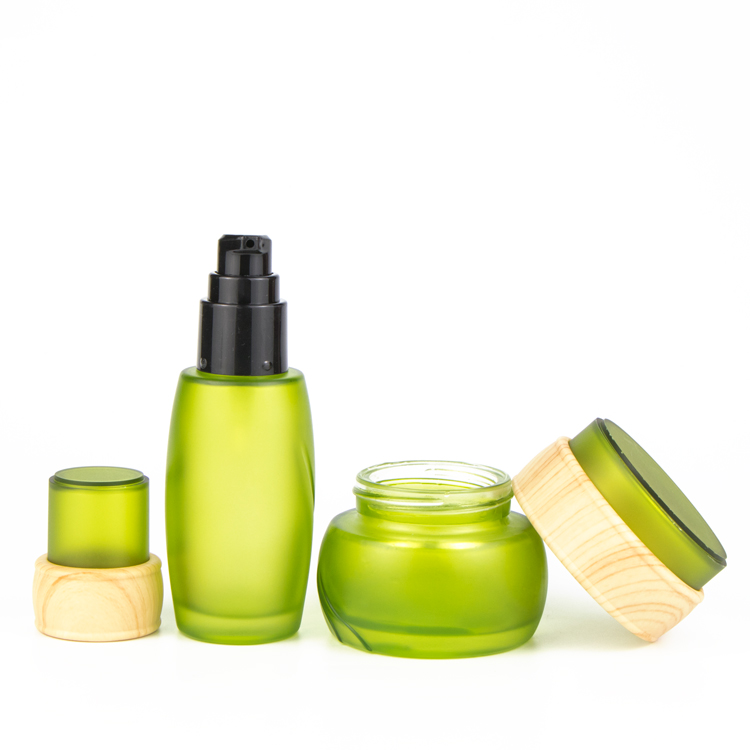 Custom Green Glass Cream Jars Cosmetic Packaging Container Set With Bamboo Wooden Cap