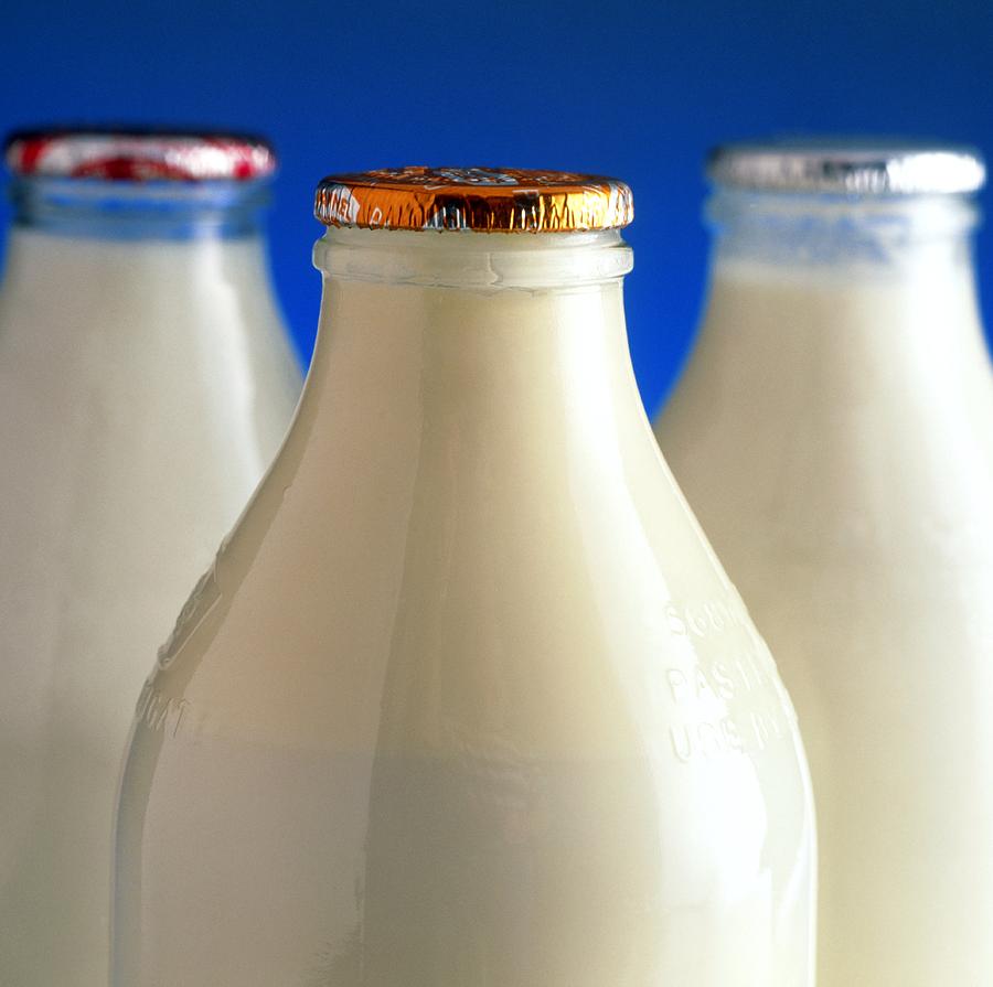 Custom High-quality Fresh Milk Glass Bottle Beverage Bottles and Packing