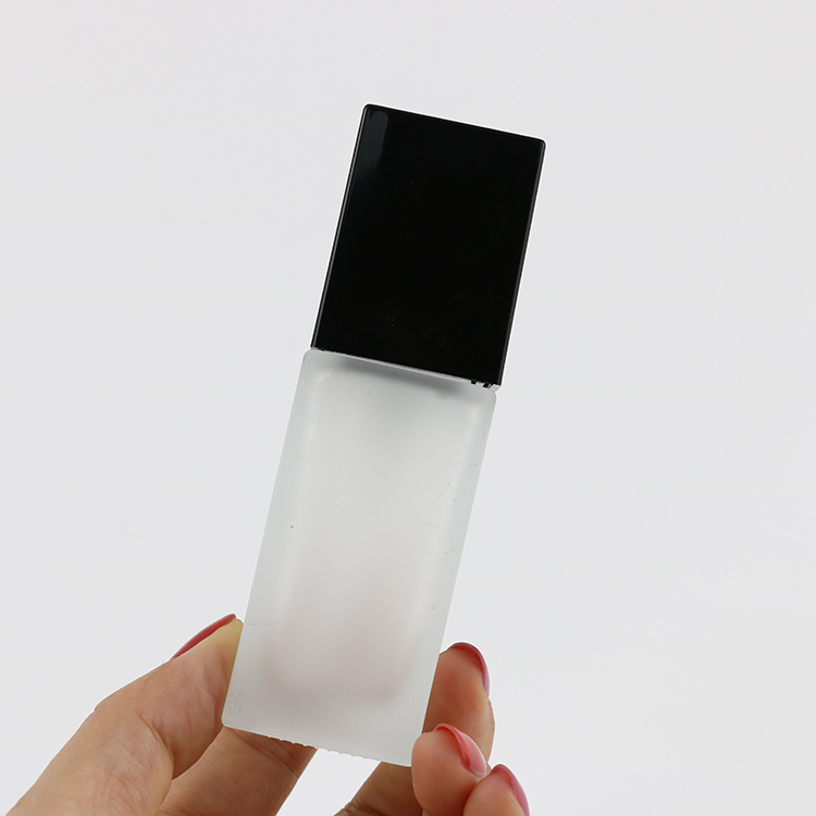 Custom LOGO Square Frosted Empty Glass Perfume Bottle With Spray Lid