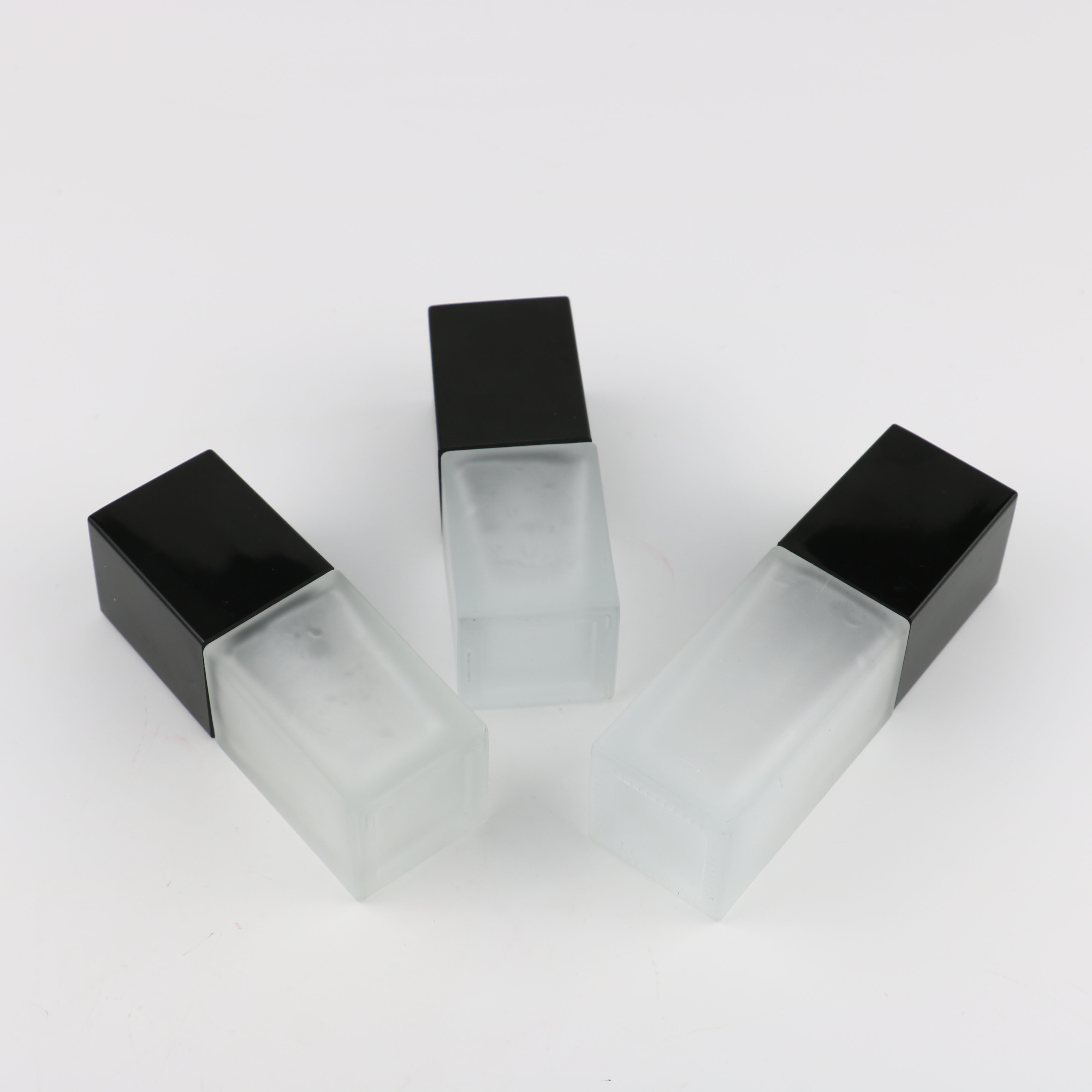 Custom LOGO Square Frosted Empty Glass Perfume Bottle With Spray Lid