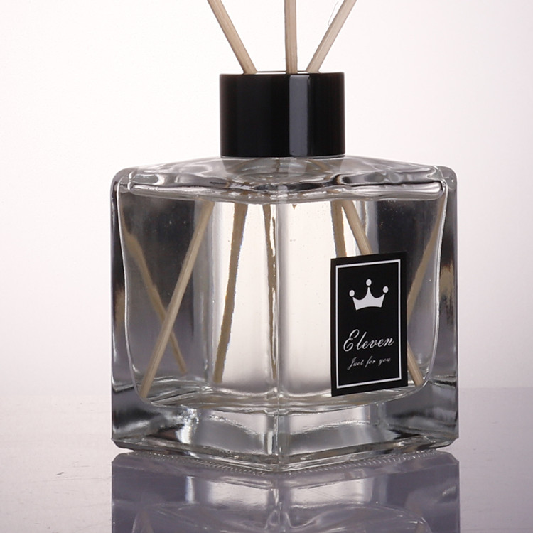 Custom Logo 30ml 50ml Essential Oil Glass Car Diffuser Bottles