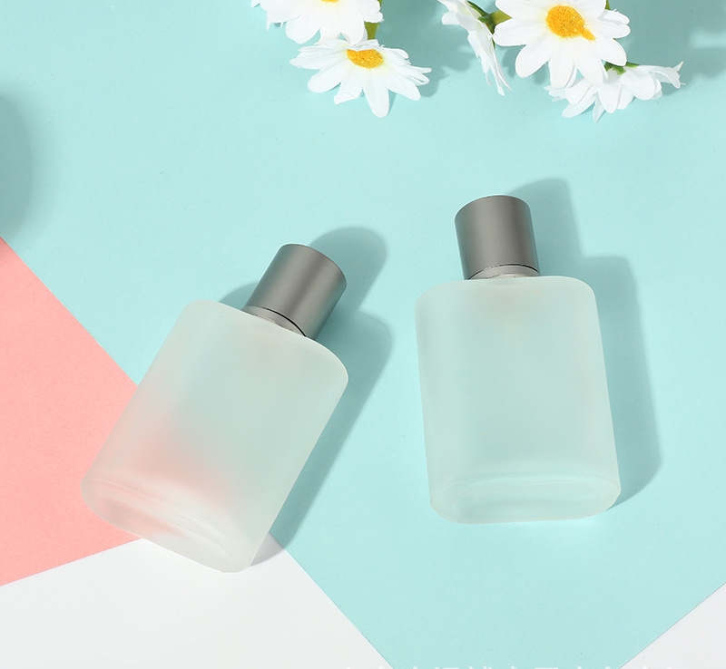 Custom Logo Luxury Mist Spray Matte Frosted Packaging 30ml 50ml Refillable Wholesale Empty Glass Perfume Bottle