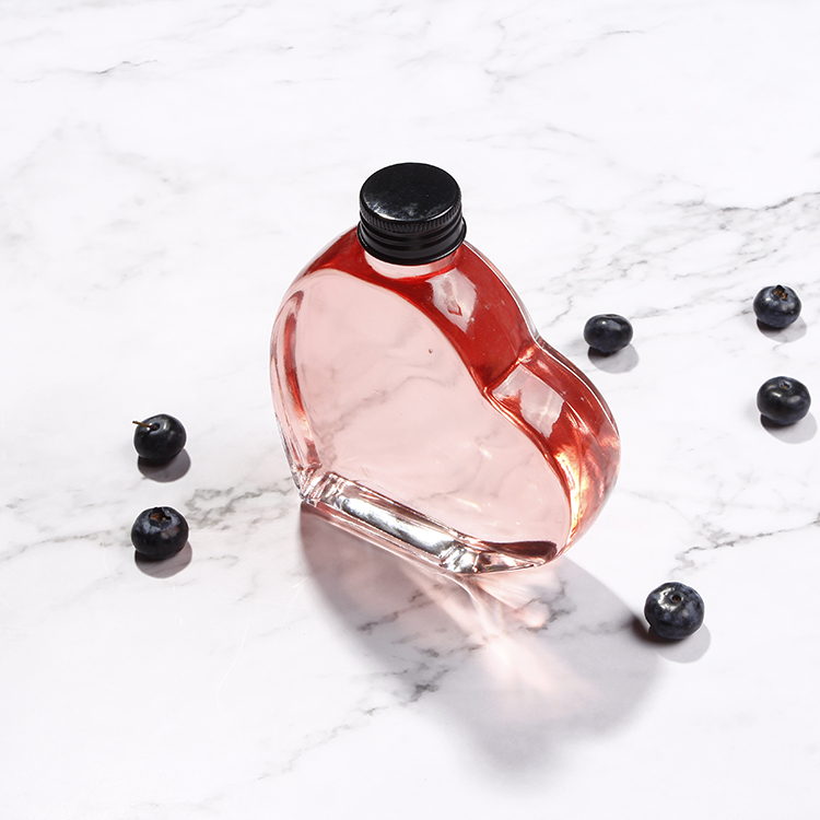 Custom Made Heart Shaped Vodka Bottles 200ml Wine Glass With Cork Cap For Gin Liquor Whisky
