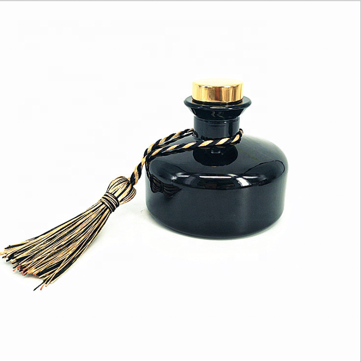 Custom Made High End Vintage Decorative Aroma Diffuser Bottle Reed Diffuser Glass Bottle