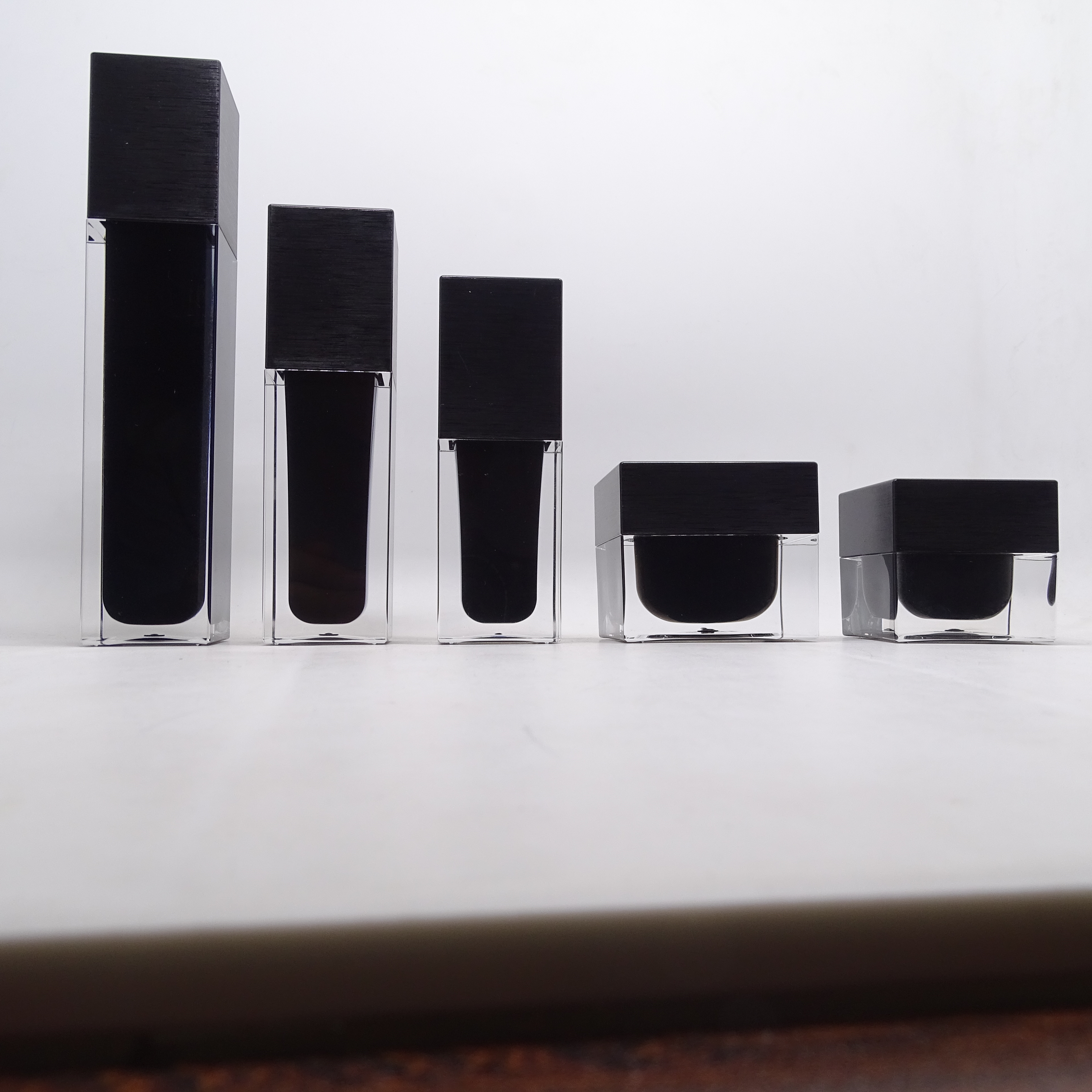 Custom Recycled Luxury Acrylic Cosmetic Jar for Cream sample