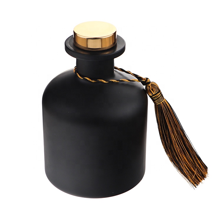 Custom Sticker Labels 100ml 250ml Matte Black Glass Bottle Perfume Oil Diffuser Bottle
