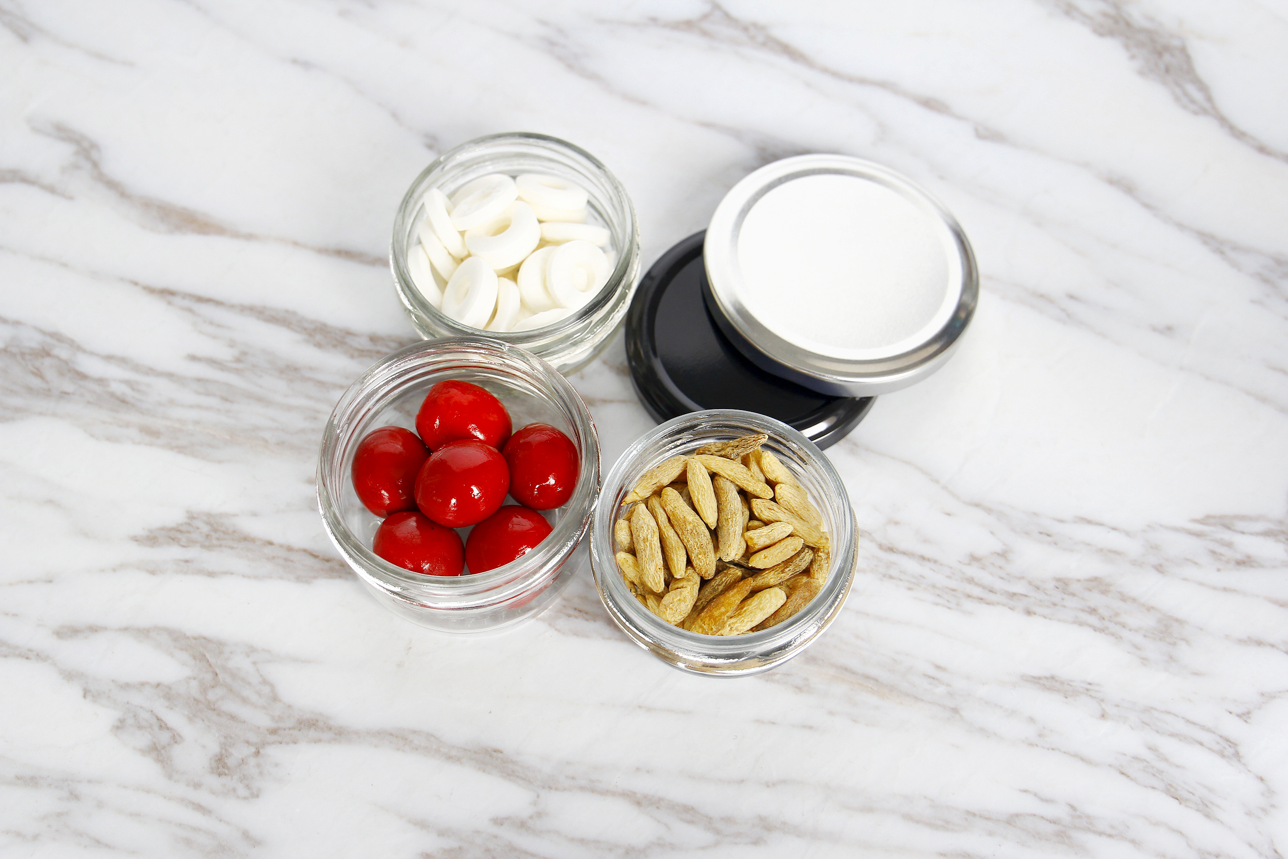 Custom Straight Side Clear Food Container Glass Jar with Metal Lid Storage Bottles & Jars Customized Logo Cover Acceptble