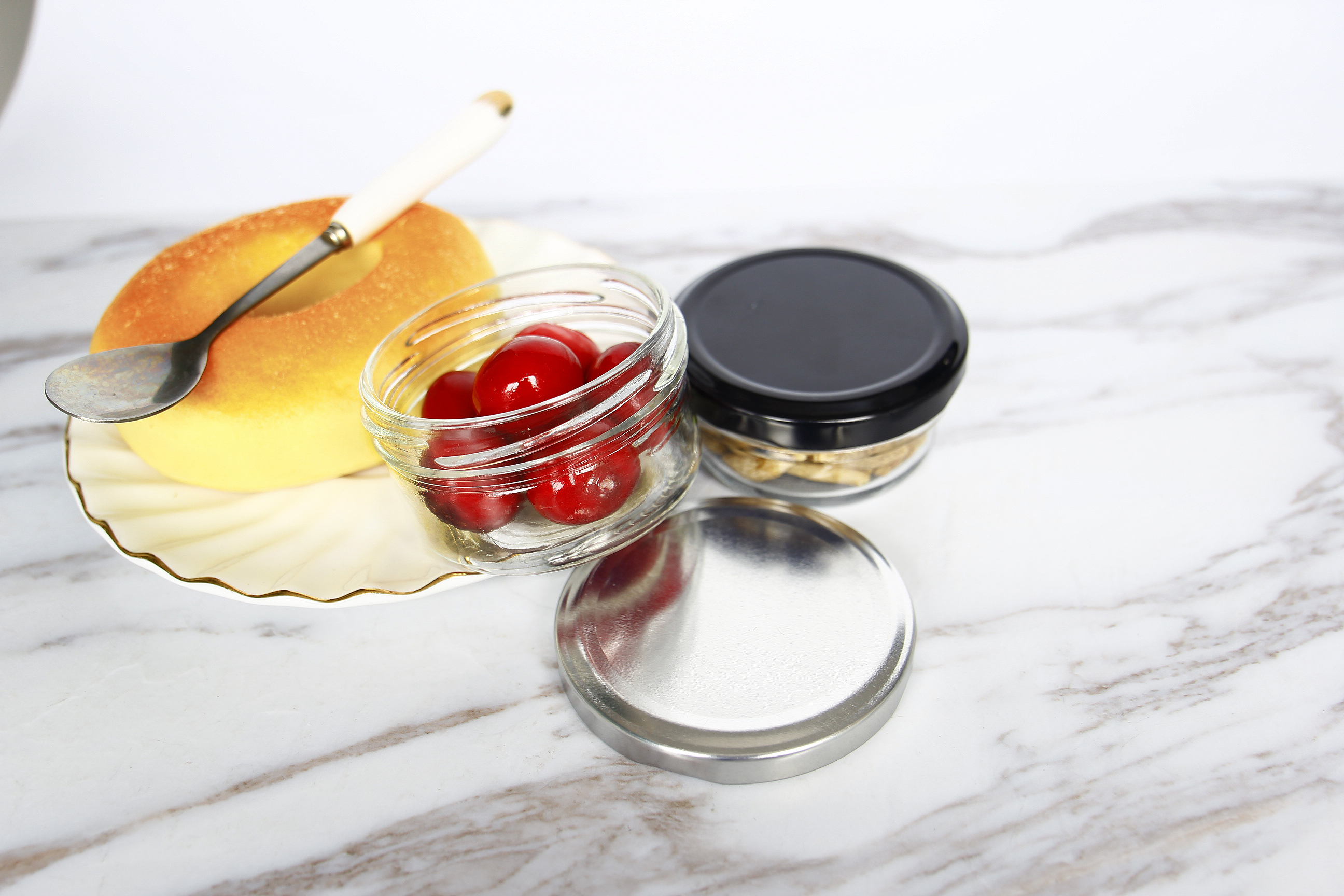 Custom Straight Side Clear Food Container Glass Jar with Metal Lid Storage Bottles & Jars Customized Logo Cover Acceptble