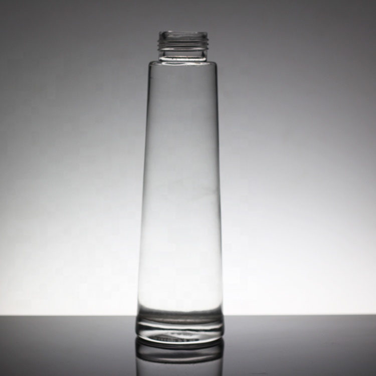 Custom Wholesale 700ml 350ml Mineral Water Glass Bottle Beverage Transparent Glass Bottle
