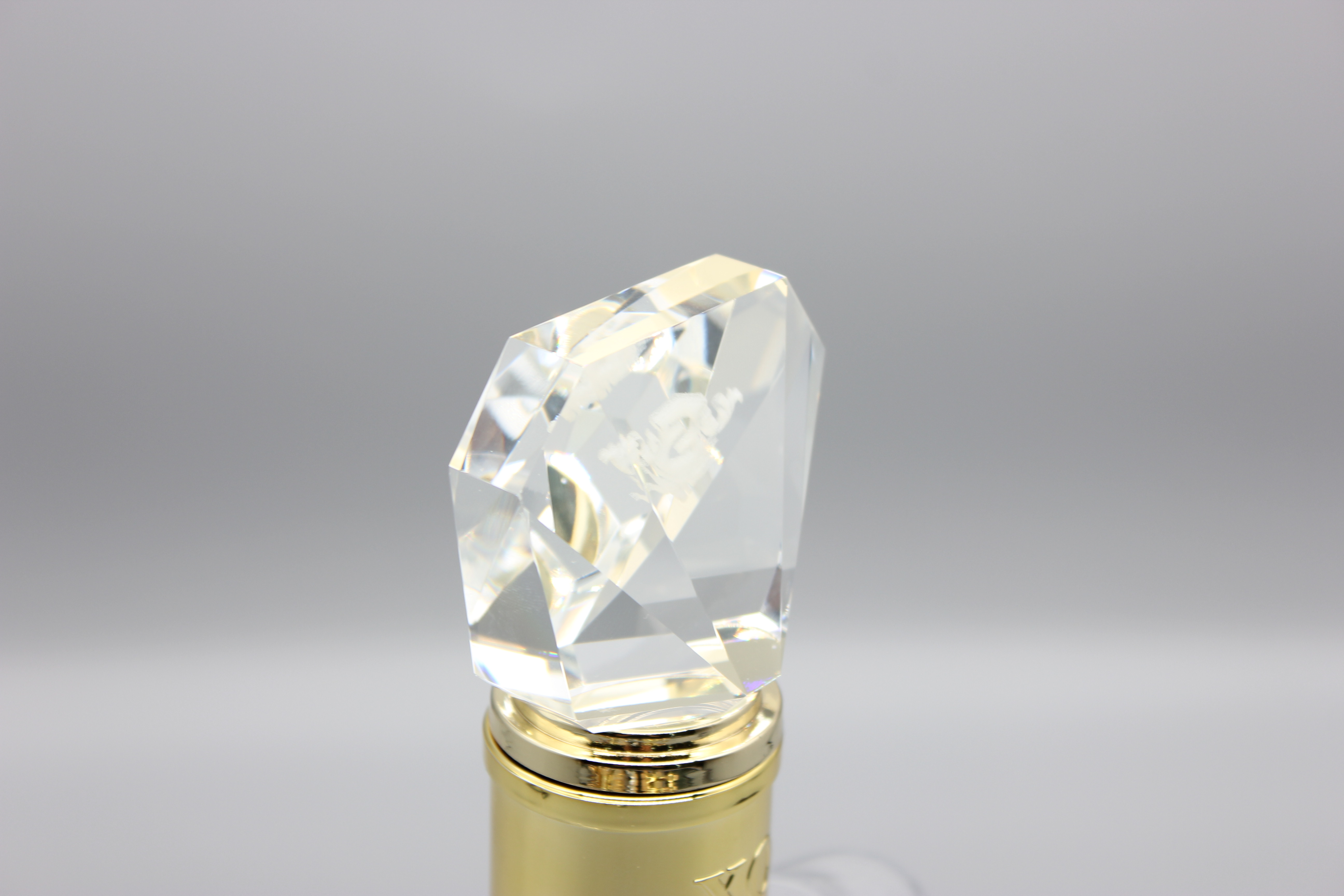 Custom brandy & XO & cognac Glass bottles with super crystal flint