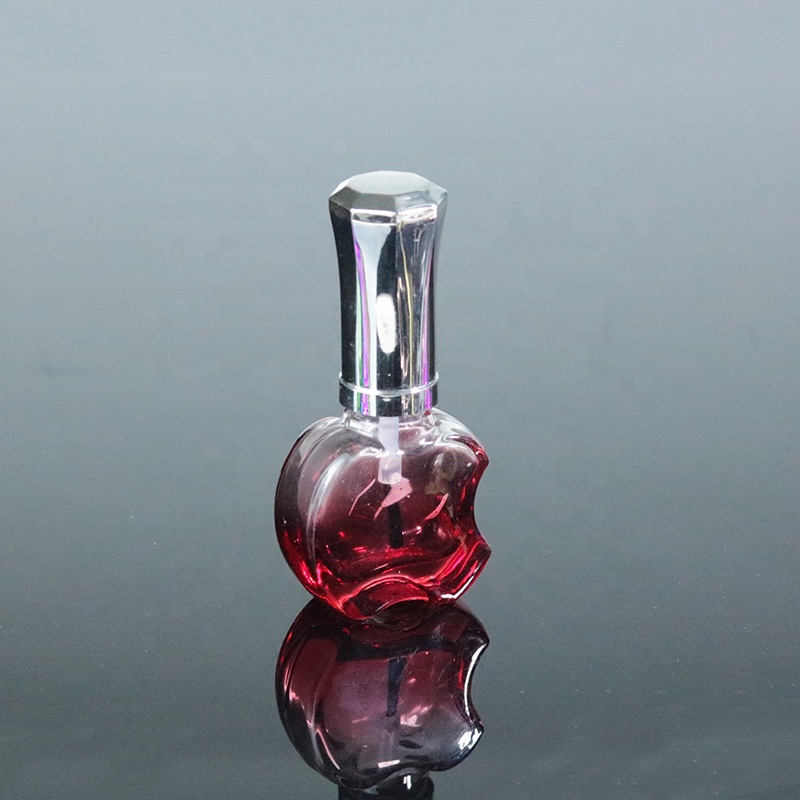 Custom color luxury 10ml OEM empty bottle nail polish (NG21)