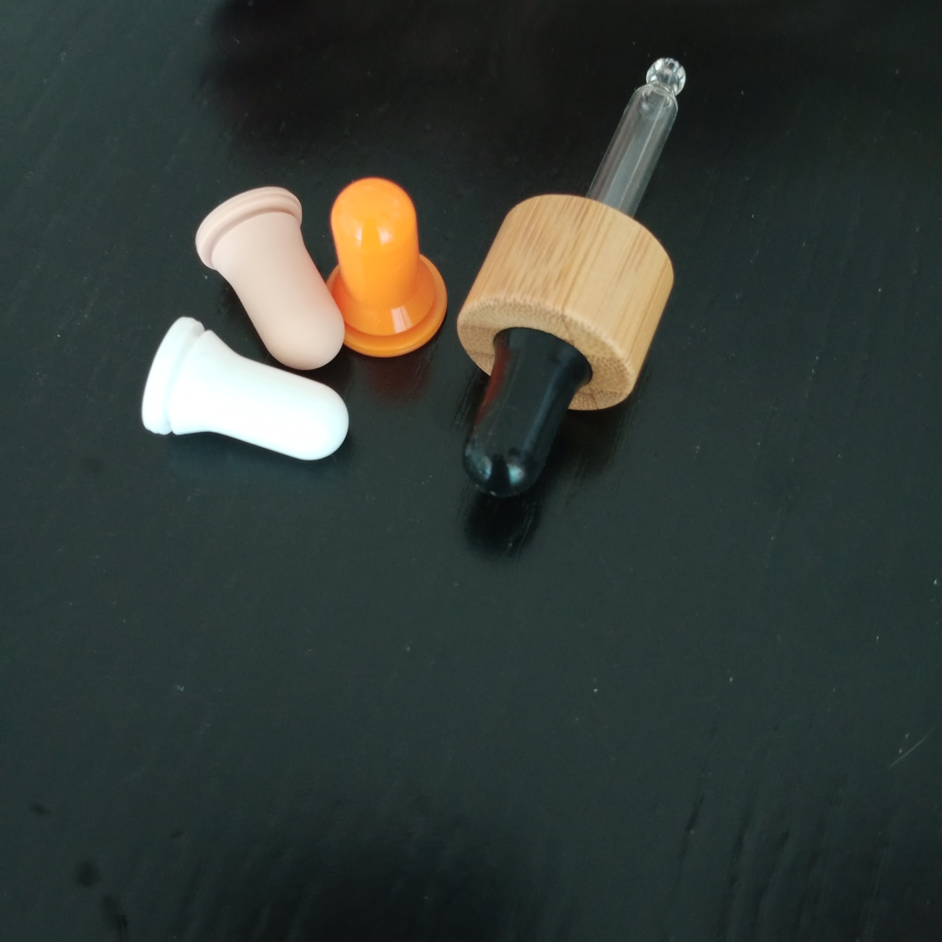 Custom curved inside glass eco friendly screw cap / spray / pump / bamboo essential oil dropper bottle 10ml 15ml 30ml 50ml 100ml