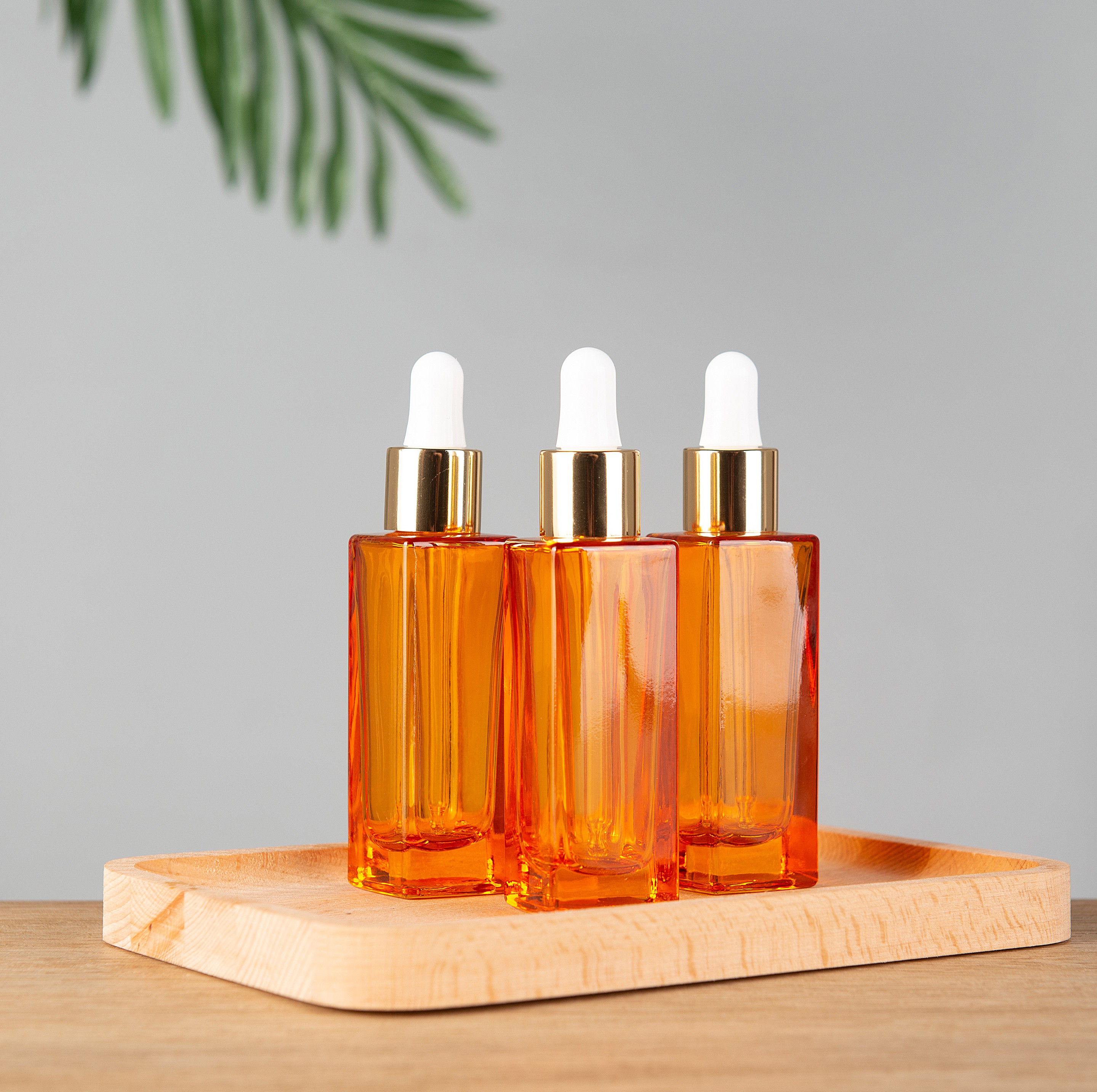 Custom eco friendly cosmetic skincare packaging container oil glass dropper bottle 30ml with aluminum dropper
