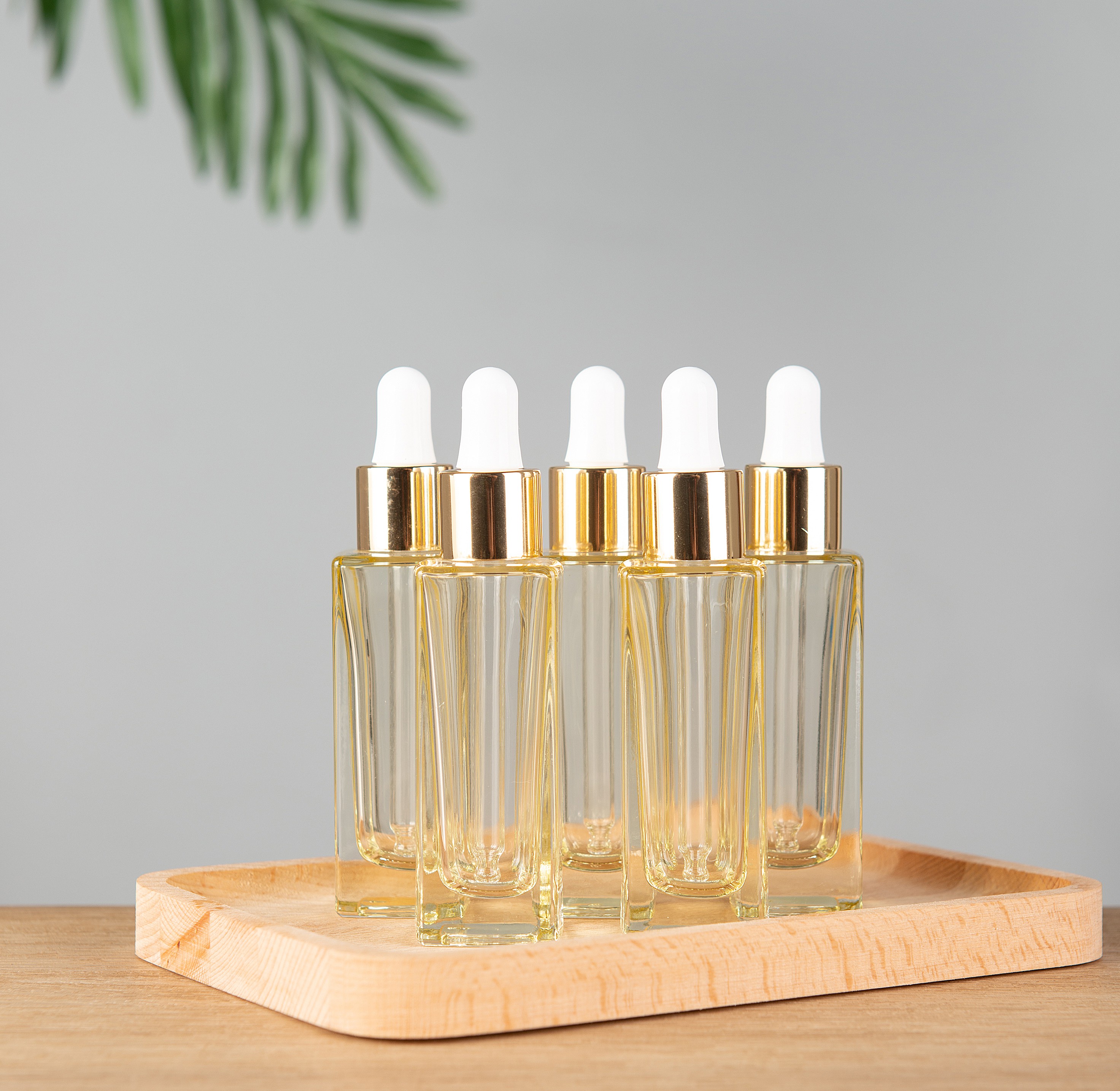 Custom eco friendly cosmetic skincare packaging container oil glass dropper bottle 30ml with aluminum dropper