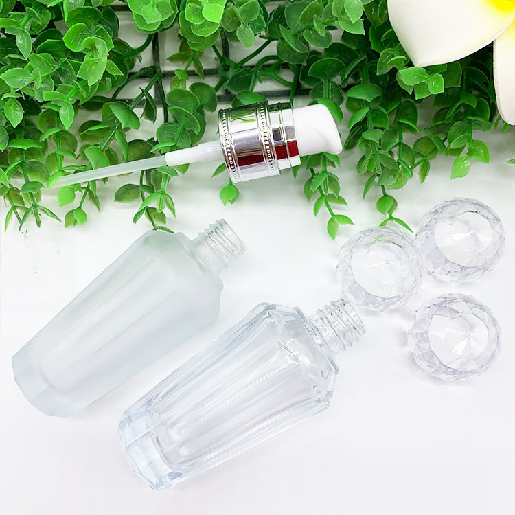 Custom logo luxury 30ml Polygon glass pump bottle cosmetic package for liquid foundation with diamond cap in good price