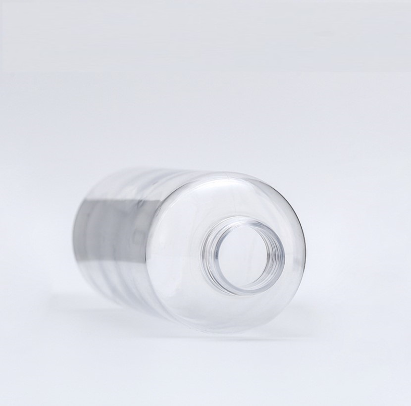 Custom logo luxury 50ml 75ml 100ml 250ml round shoulder PET spray bottle clear bottle body with black sprayer in good quality