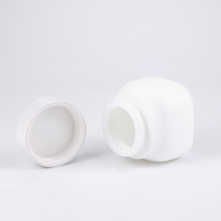 Custom lotion cream container 20ml 30ml 50ml slanted shoulder white porcelain ceramic cosmetic jar with lid