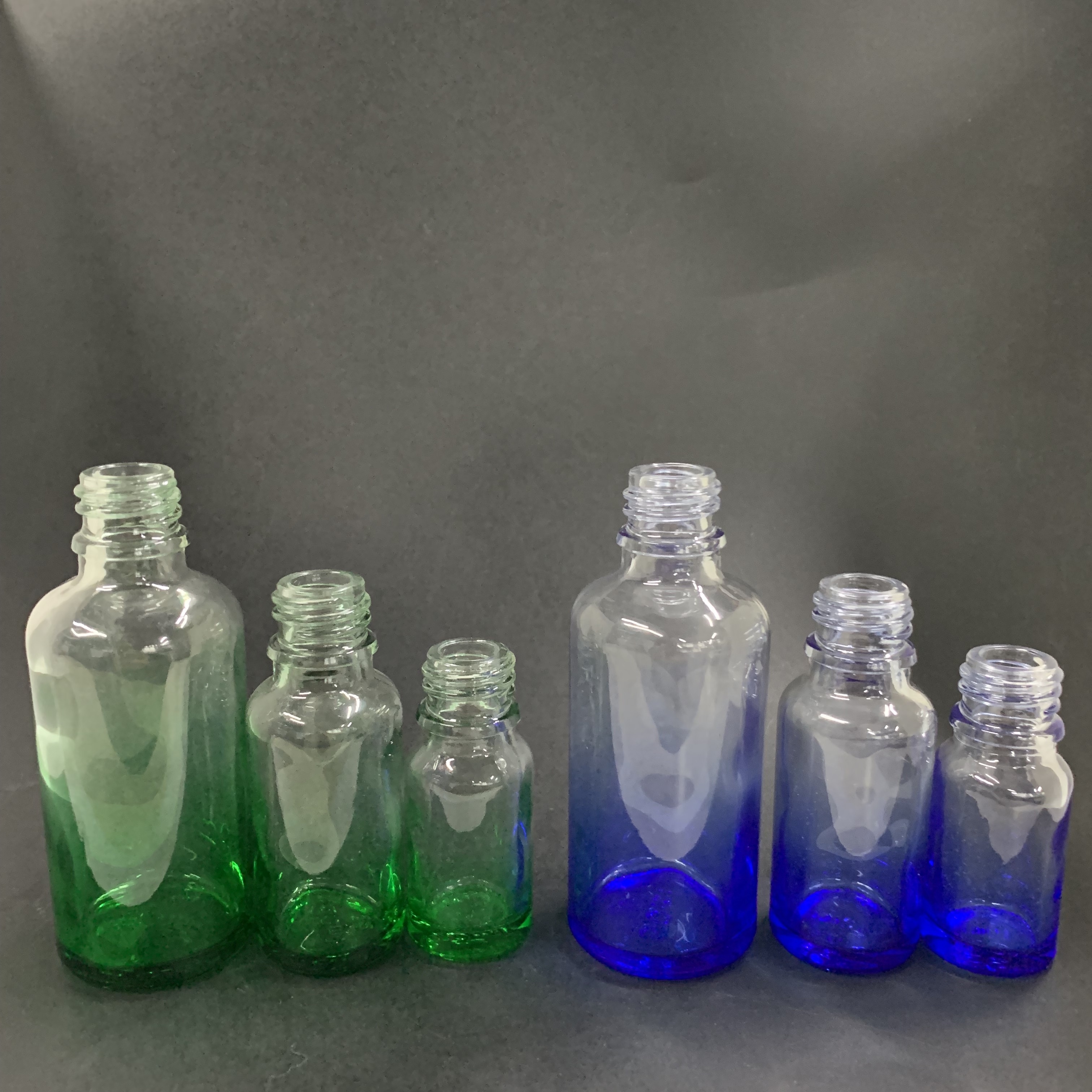 Customed color DIN18 Premium Quality essential oil glass bottle