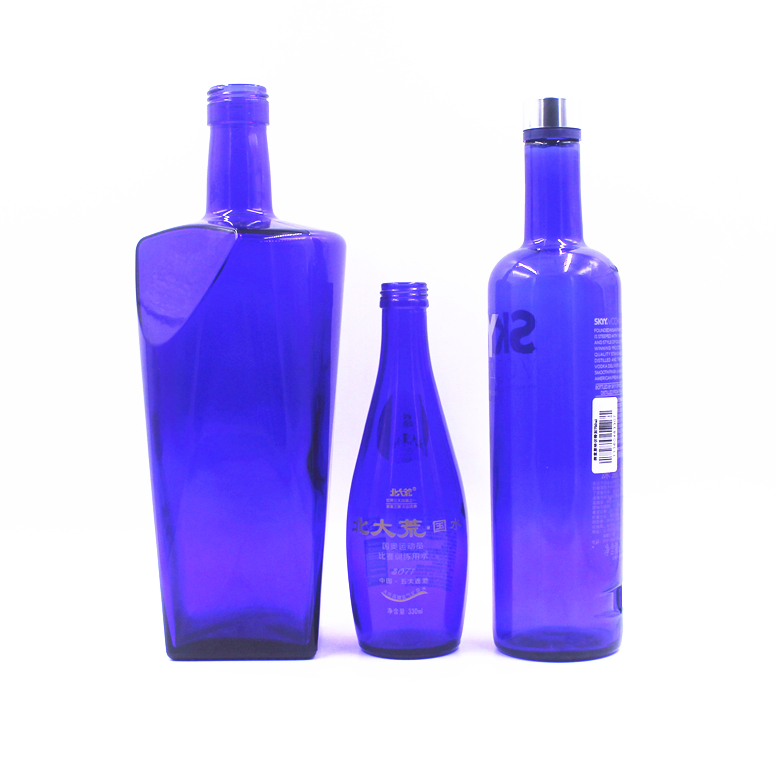 Customize 330ml 500ml 750ml screen printing embossed logo empty spirits vodka liquor tequila gin blue screw cap glass bottle
