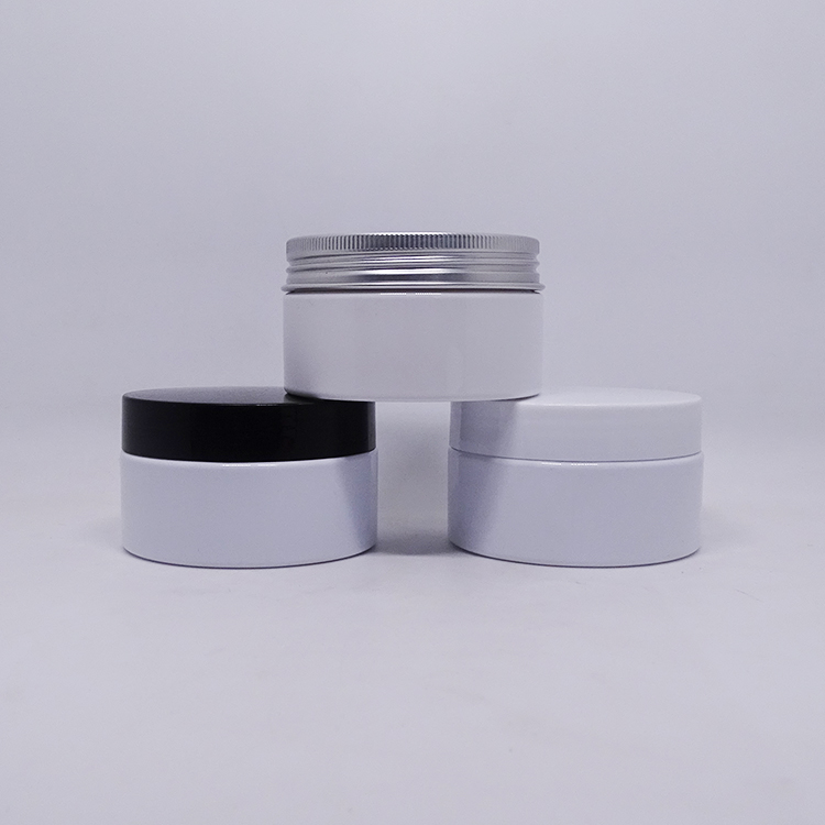 Customize cosmetic body scrubs plastic containers 150ml white Plastic PET empty jars for lotions and creams