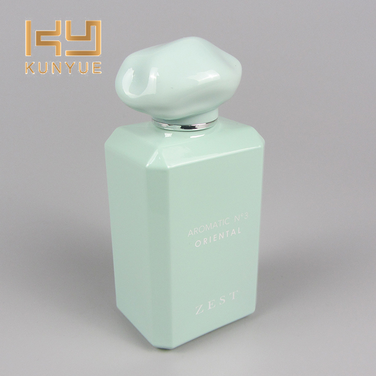 Customized 100ml Empty Glass Perfume White Spray Bottles