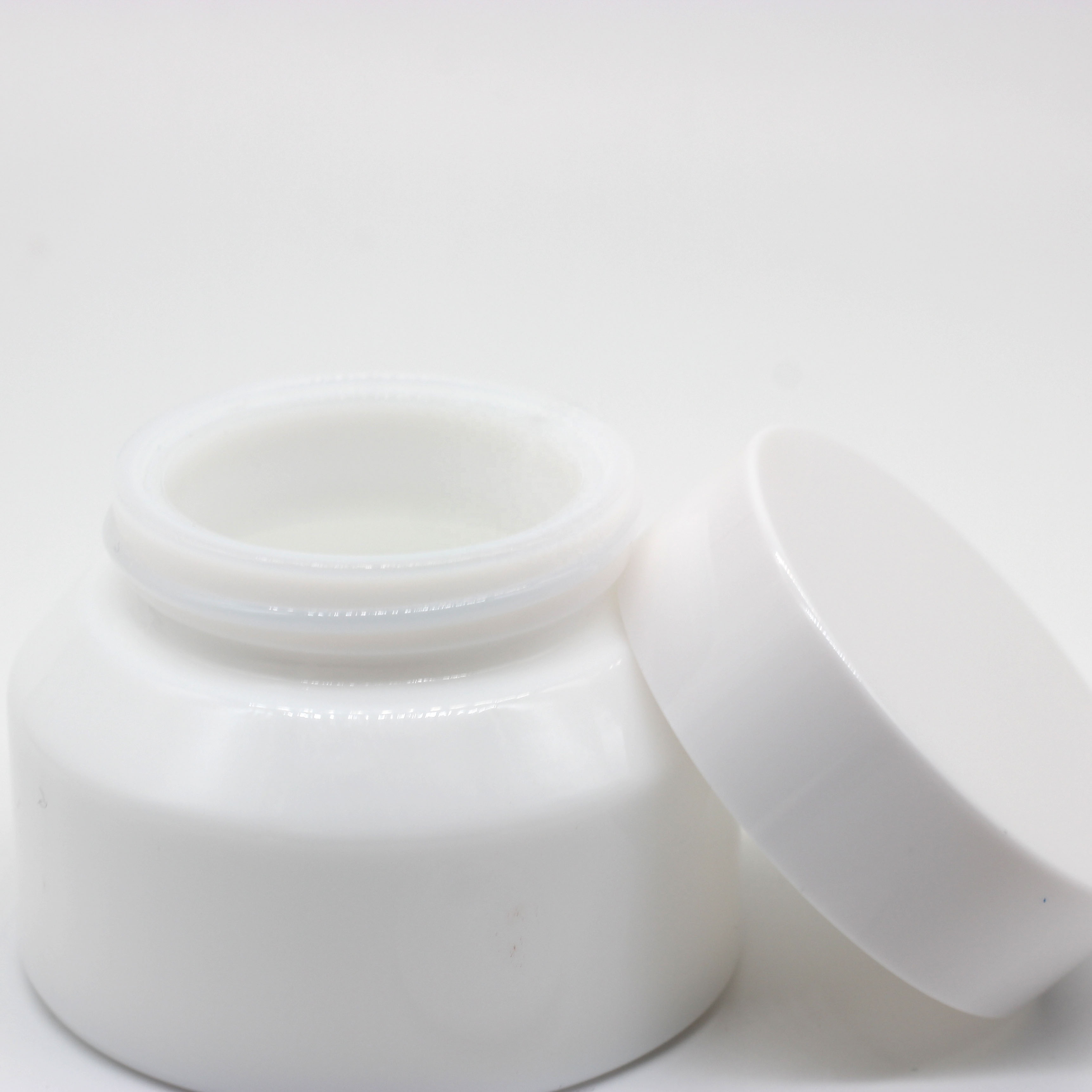 Customized 50g opal glass cosmetic jar for man