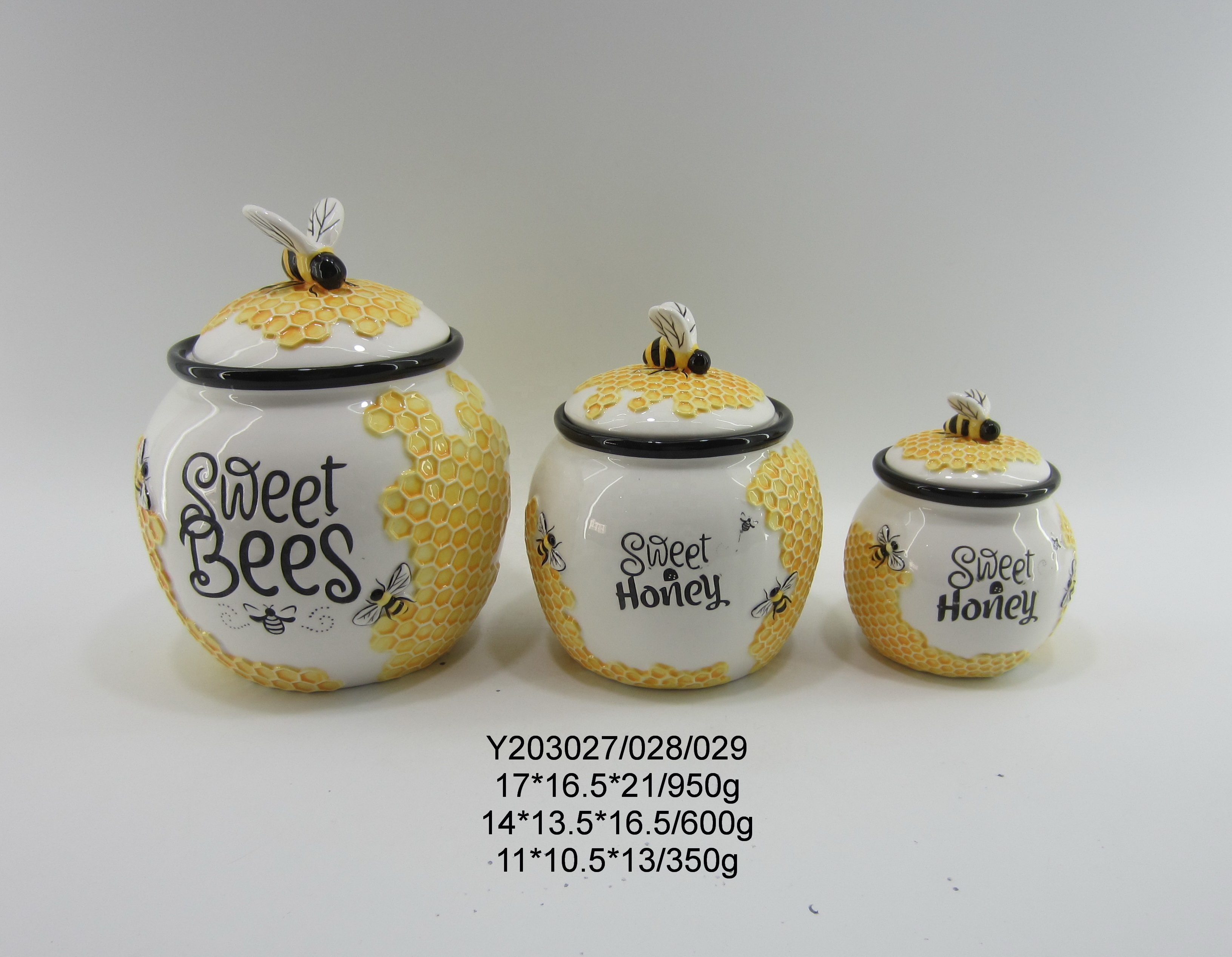 Customized Ceramic Beehive Honey Jar with a ceramic lid Bee design Honey Pot