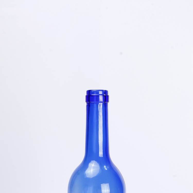 Customized Clear Blue 750ml Vodka Empty Glass Whisky Vodka Liquor Bottle Mini bottles Glass With Clear stopper