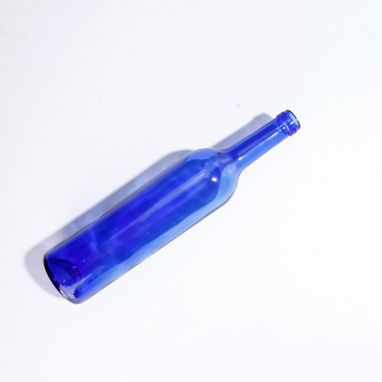 Customized Clear Blue 750ml Vodka Empty Glass Whisky Vodka Liquor Bottle Mini bottles Glass With Clear stopper