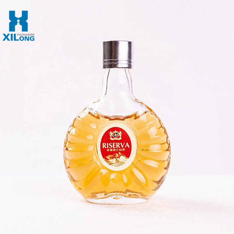 Customized Empty 650ml 750ml Clear Glass Rum Gin Vodka Whiskey Liquor Glass Bottle With Cork