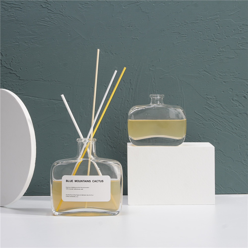 Customized Fragrance Flat Glass Diffuser Bottle For Home Office With Cork Lid