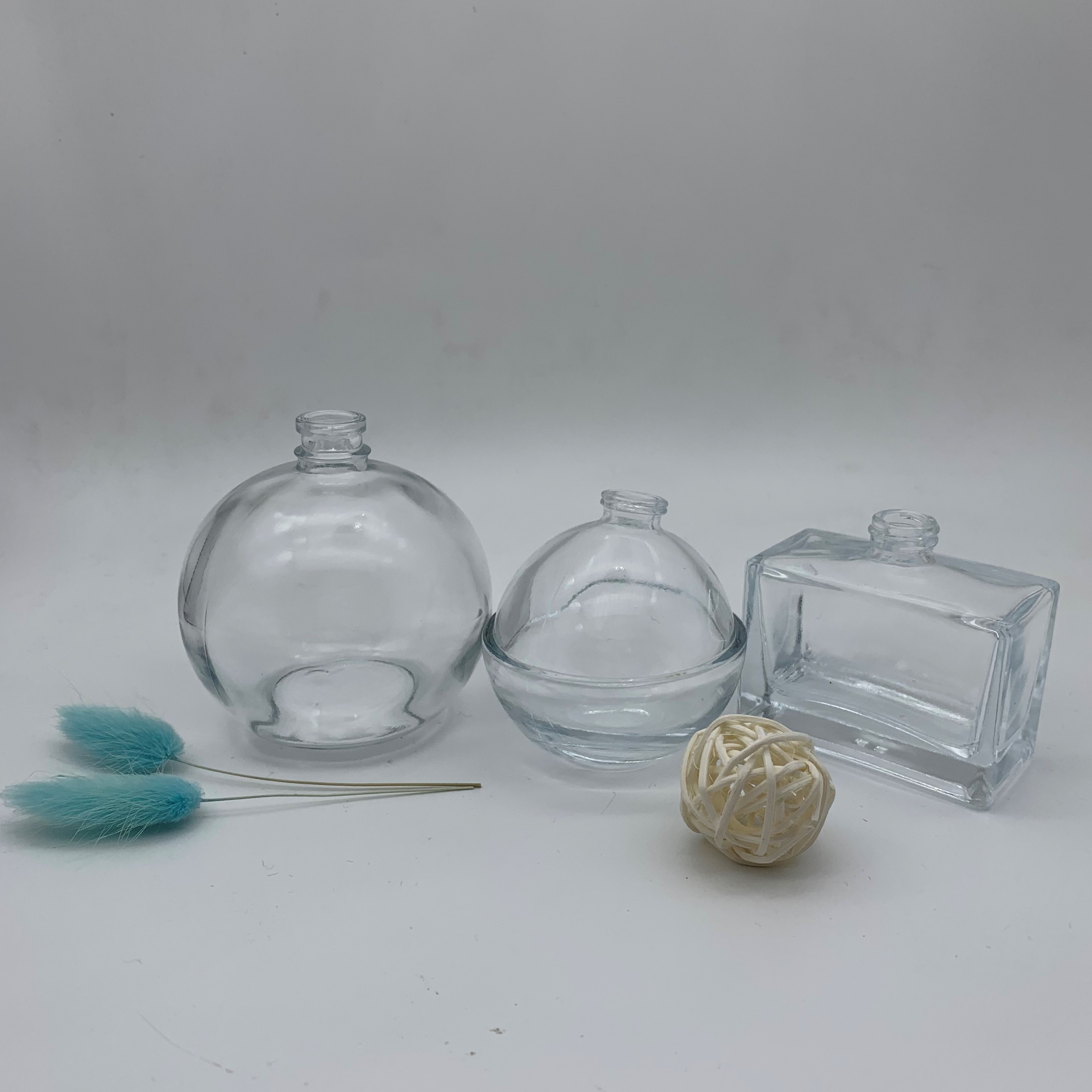 Customized Perfume Glass Bottle 25ml 50ml 100ml Transparent Bottle Glass Crimp Bottle