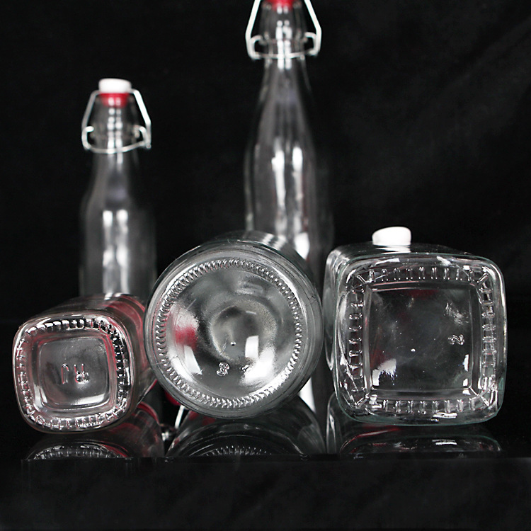 Customized Sealed Square Shape or Round Shape Beverage Glass Bottles with Buckle