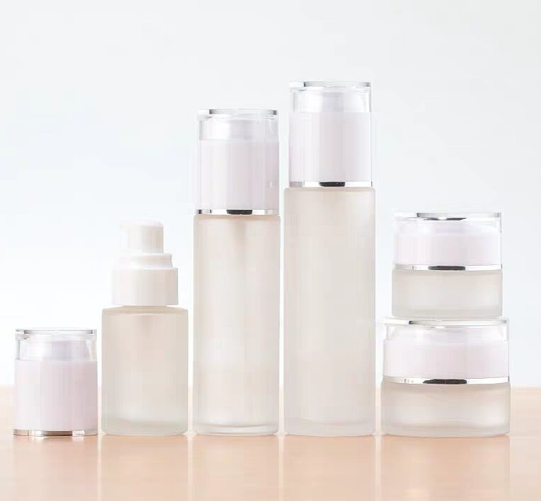 Customized Superior Frost Lotion Bottle Glass for Cosmetic Packaging