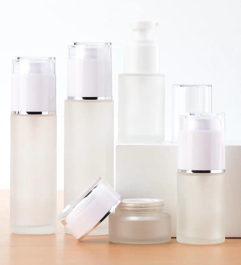Customized Superior Frost Lotion Bottle Glass for Cosmetic Packaging