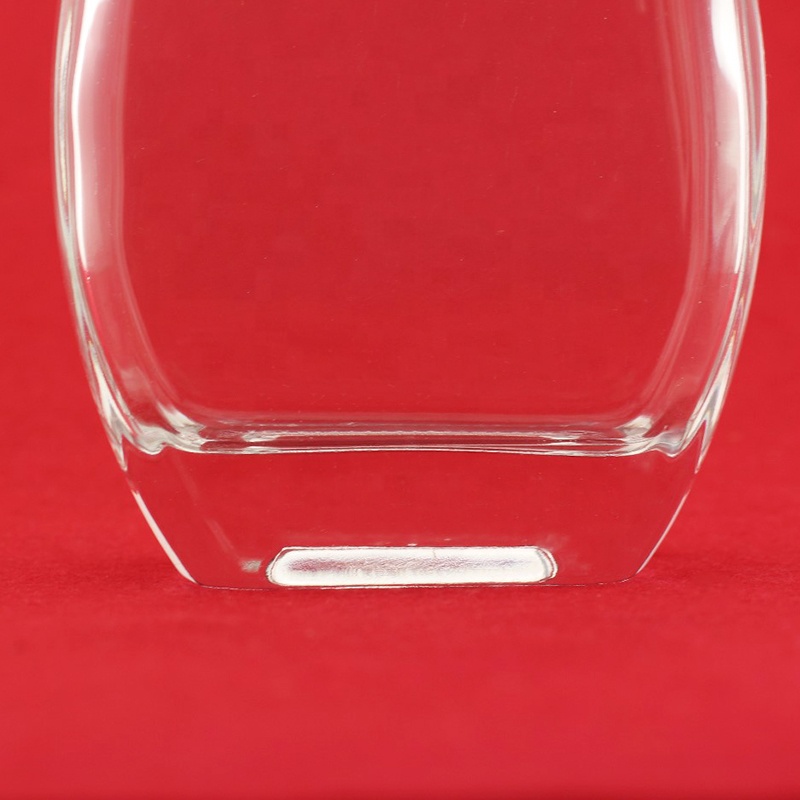 Customized Wholesale 750 ml 700ml 500ml Rum Vodka Whiskey Tequila Gin Clear Glass Bottles With Cork Top